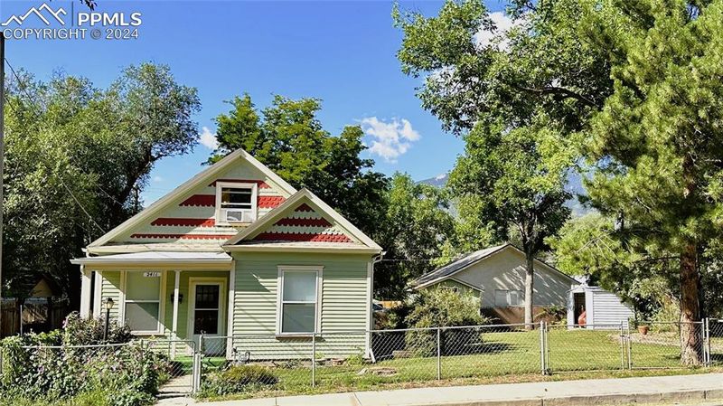 2411 W Uintah St, Colorado Springs, CO 80904