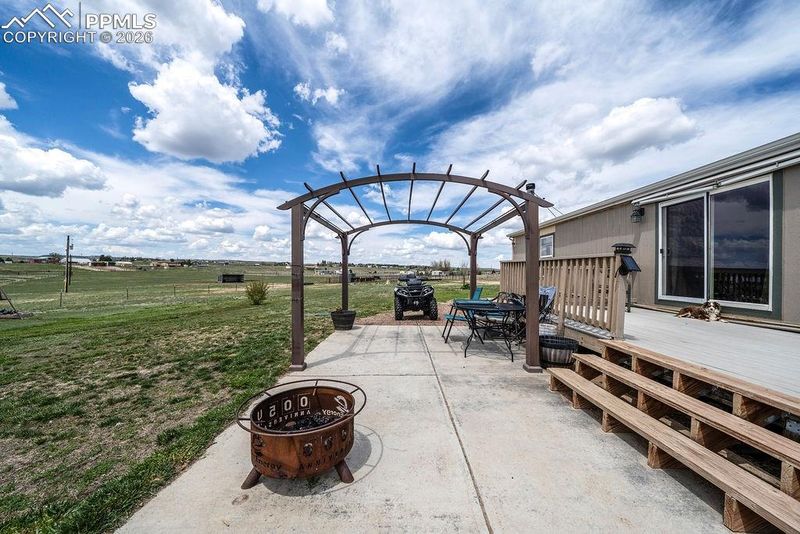 24120 Palomino Cir, Calhan, CO 80808