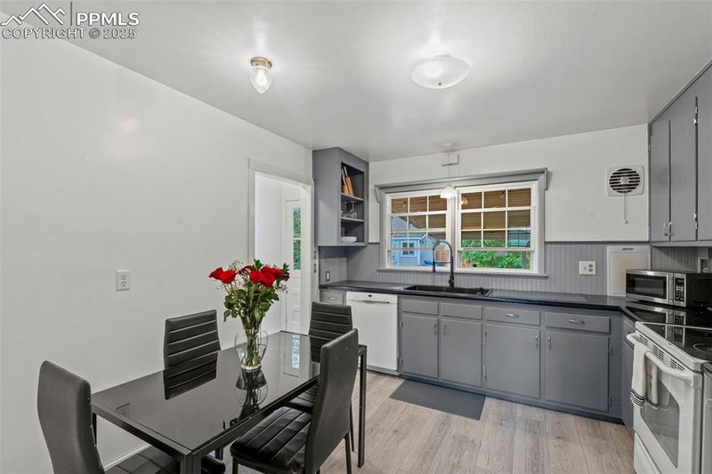 2415 N Logan Ave, Colorado Springs, CO 80907
