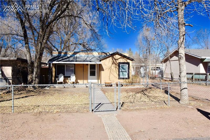 2416 E St Vrain St, Colorado Springs, CO 80909
