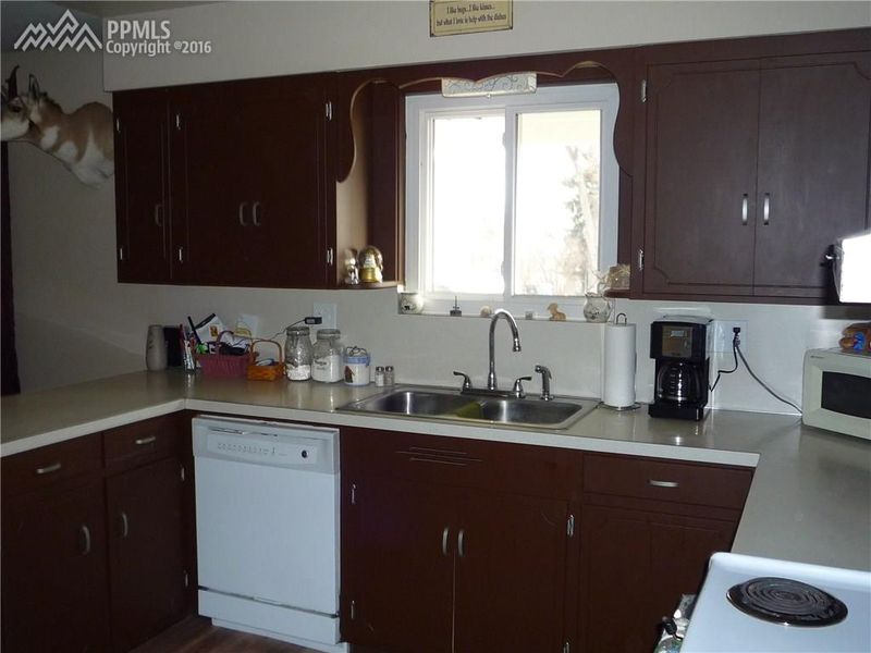 2418 Cooper Ave, Colorado Springs, CO 80907