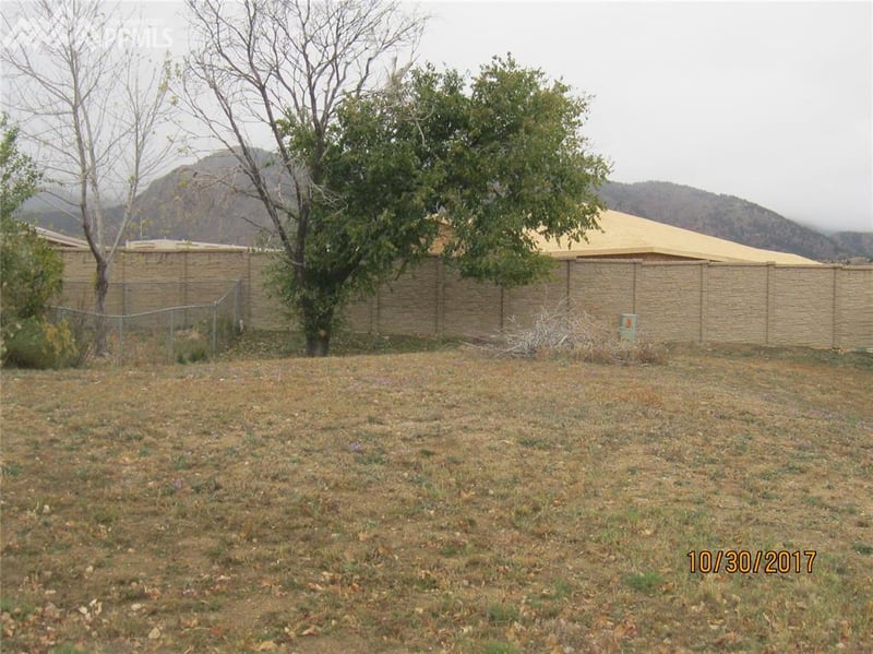 2420 Wheaton Dr, Colorado Springs, CO 80904
