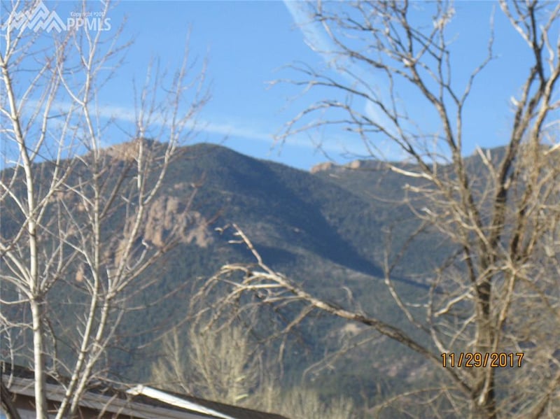 2420 Wheaton Dr, Colorado Springs, CO 80904