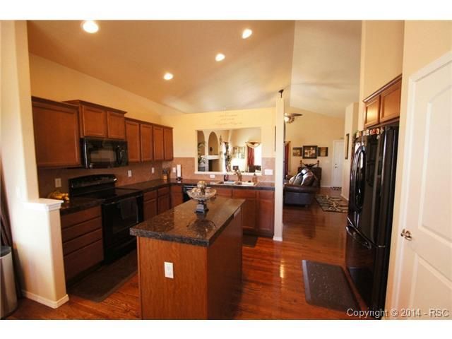 2423 Snow Cap Ct, Colorado Springs, CO 80915