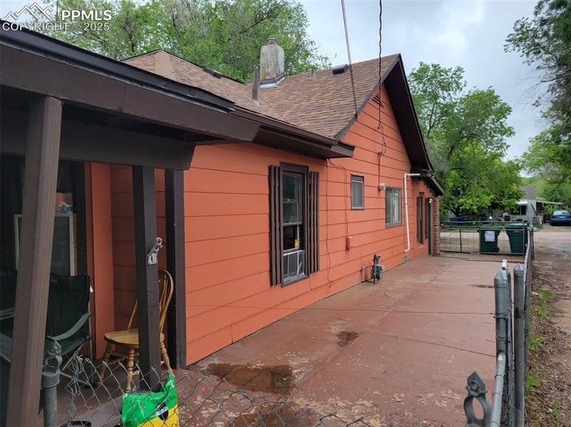 2423 St Vrain St, Colorado Springs, CO 80909