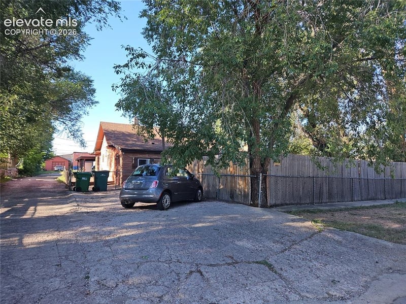 2423 St Vrain St, Colorado Springs, CO 80909