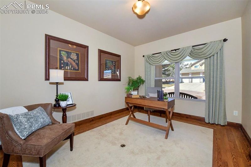 2425 Courtney Dr, Colorado Springs, CO 80919