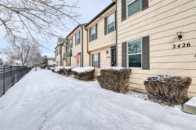 2428 Lexington Village Ln, Colorado Springs, CO 80916