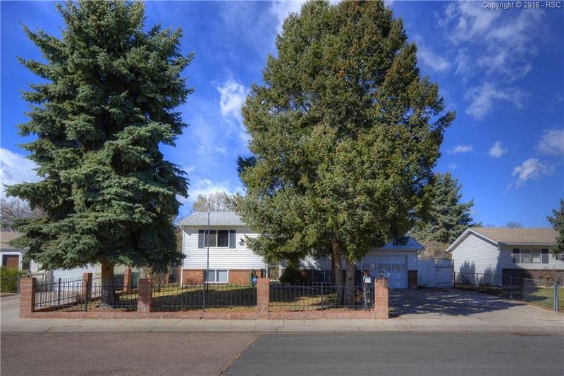 2434 W Anjelina Cir, Colorado Springs, CO 80916