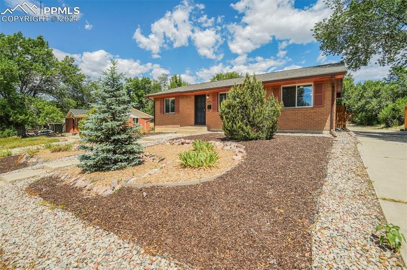 244 S Circle Dr, Colorado Springs, CO 80910