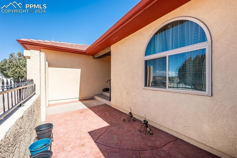 244 S Hidalgo Dr, Pueblo, CO 81007