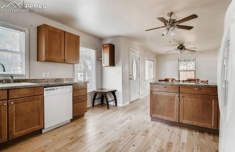2441 E Monument St, Colorado Springs, CO 80909