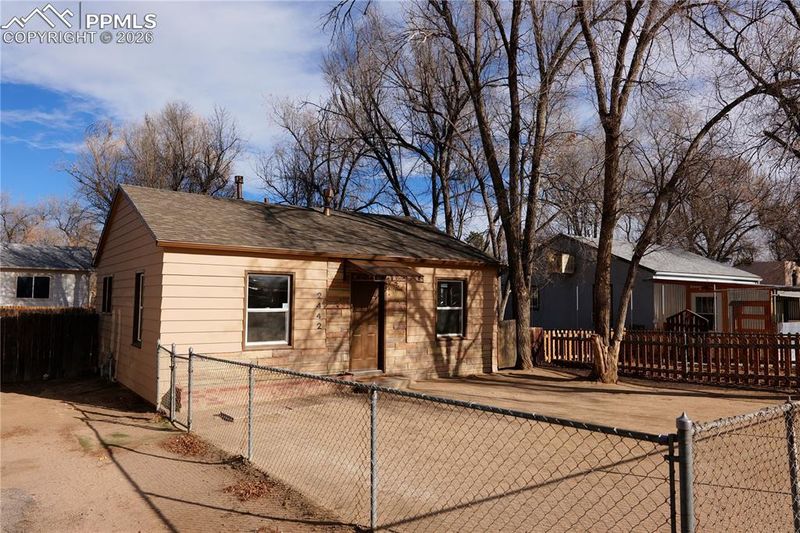 2442 E St Vrain St, Colorado Springs, CO 80909