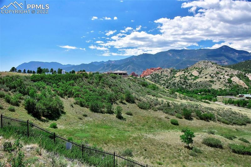 2445 Lyons View Point, Colorado Springs, CO 80904