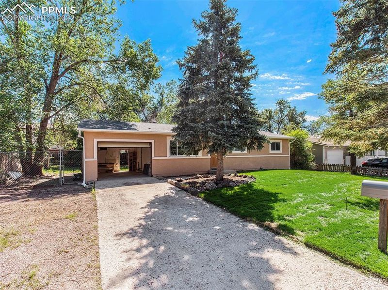 2445 Nadine Dr, Colorado Springs, CO 80916