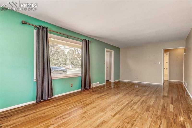 2447 Lafayette Rd, Colorado Springs, CO 80907