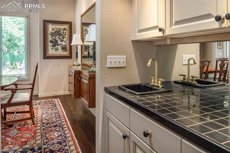 245 Thames Dr, Colorado Springs, CO 80906
