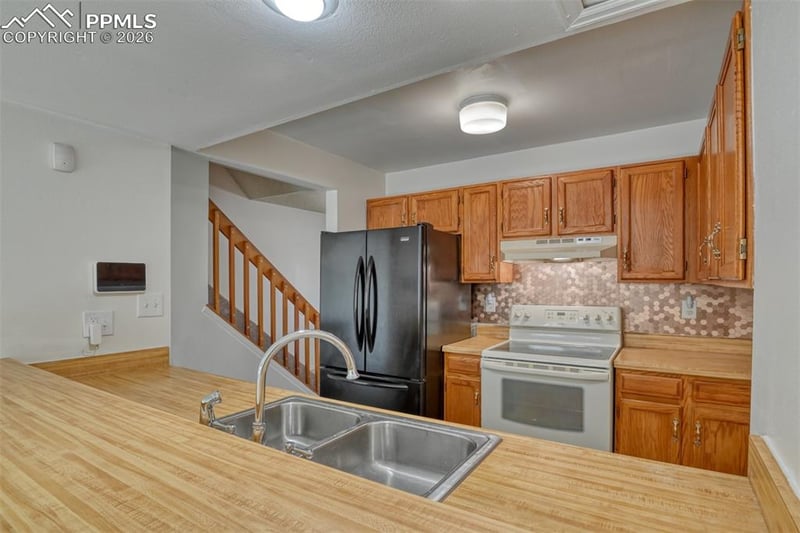 2450 Lexington Village Ln, Colorado Springs, CO 80916