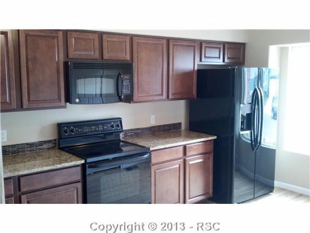 2450 Royal Palm Dr, Colorado Springs, CO 80918