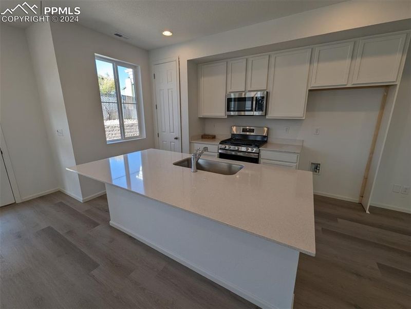 2452 Vanhoutte Vw, Colorado Springs, CO 80915
