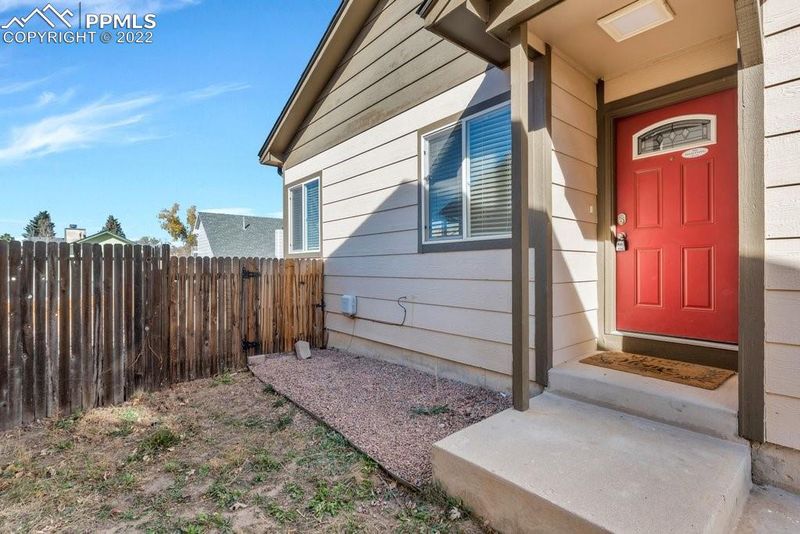 2460 Ambleside Dr, Colorado Springs, CO 80915