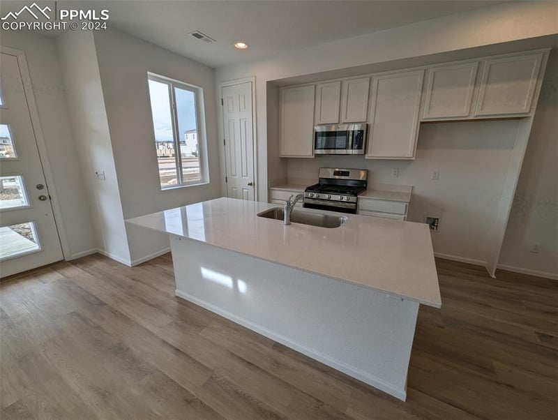 2463 Hannah Ridge Dr, Colorado Springs, CO 80915