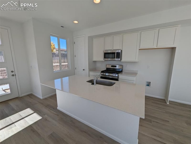 2464 Vanhoutte Vw, Colorado Springs, CO 80915