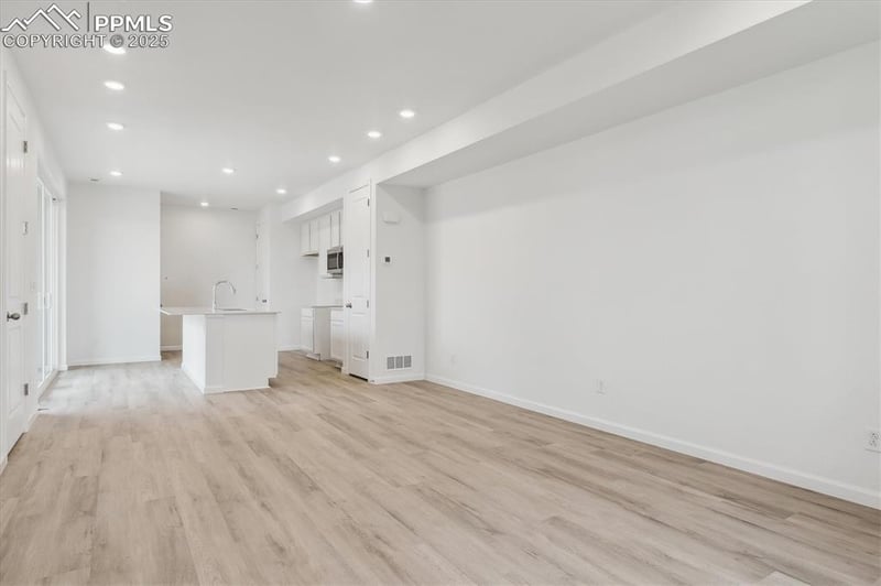 2465 Vanhoutte Vw, Colorado Springs, CO 80915