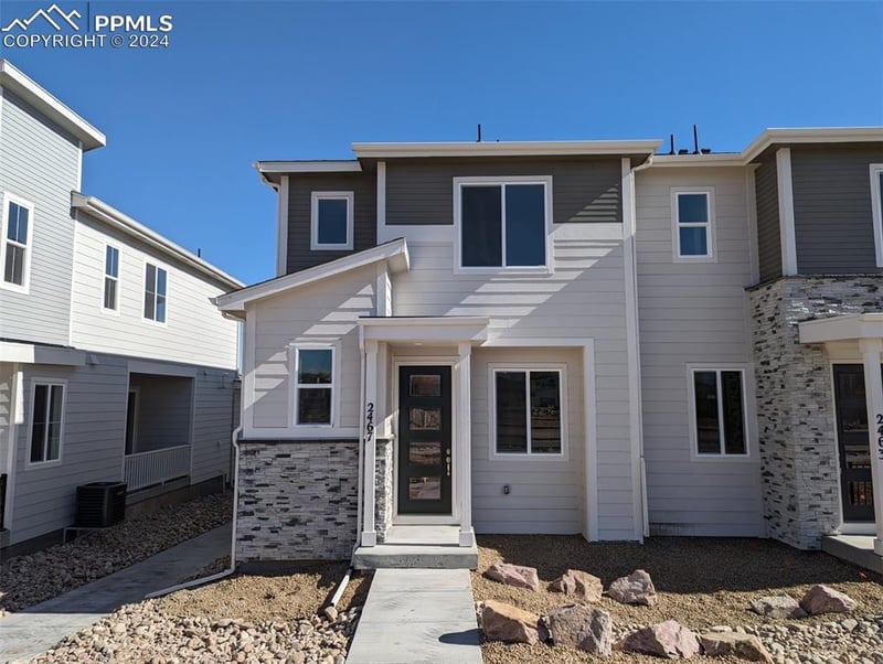 2467 Hannah Ridge Dr, Colorado Springs, CO 80915