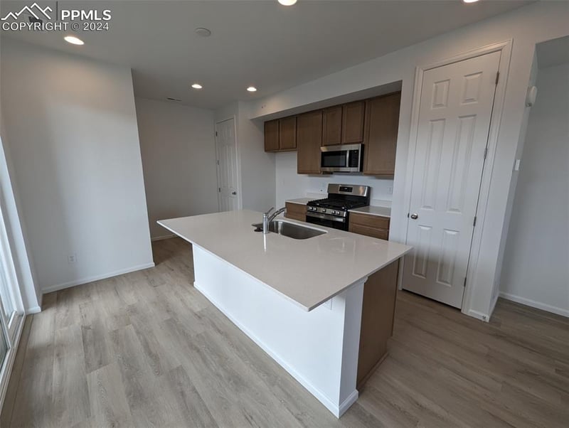 2467 Hannah Ridge Dr, Colorado Springs, CO 80915