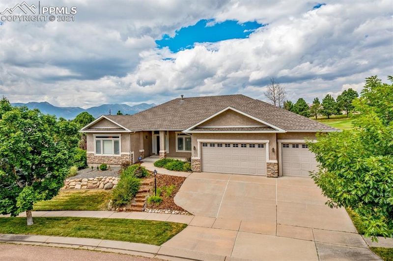 2472 Willow Glen Dr, Colorado Springs, CO 80920