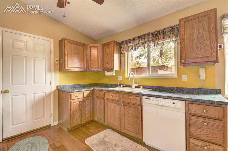 2475 Sunbird Dr, Colorado Springs, CO 80918