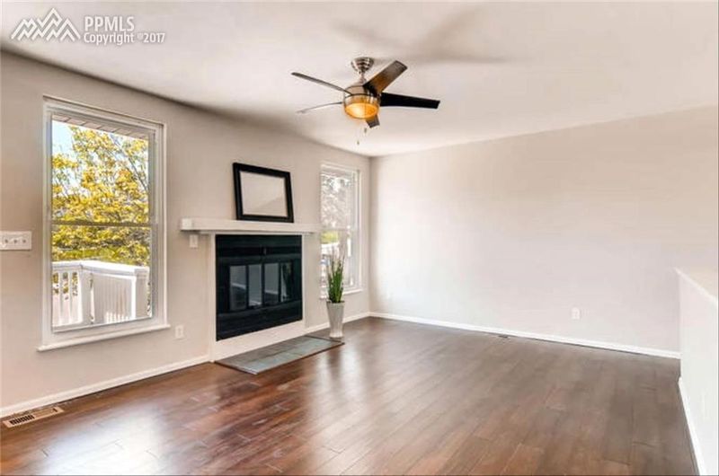 25 E Clover Cir, Colorado Springs, CO 80906