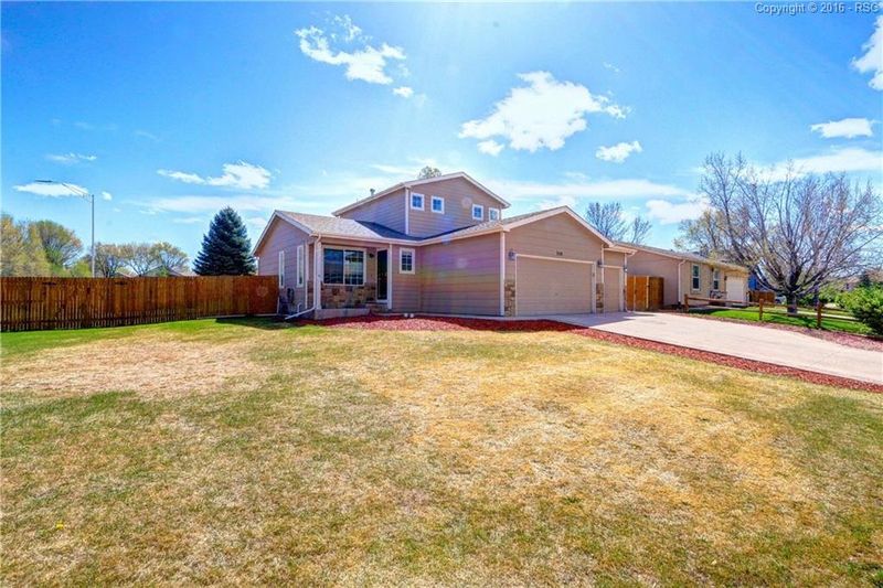 250 Pucket Cir, Colorado Springs, CO 80911
