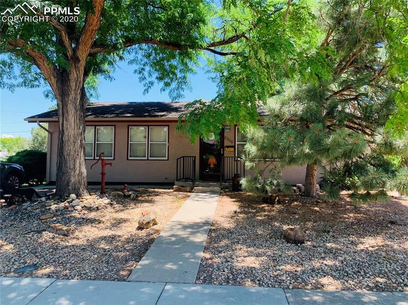 2500 Gladiola Dr, Pueblo, CO 81005