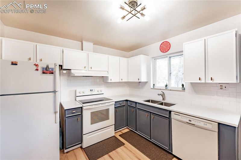 2506 Templeton Gap Rd, Colorado Springs, CO 80907