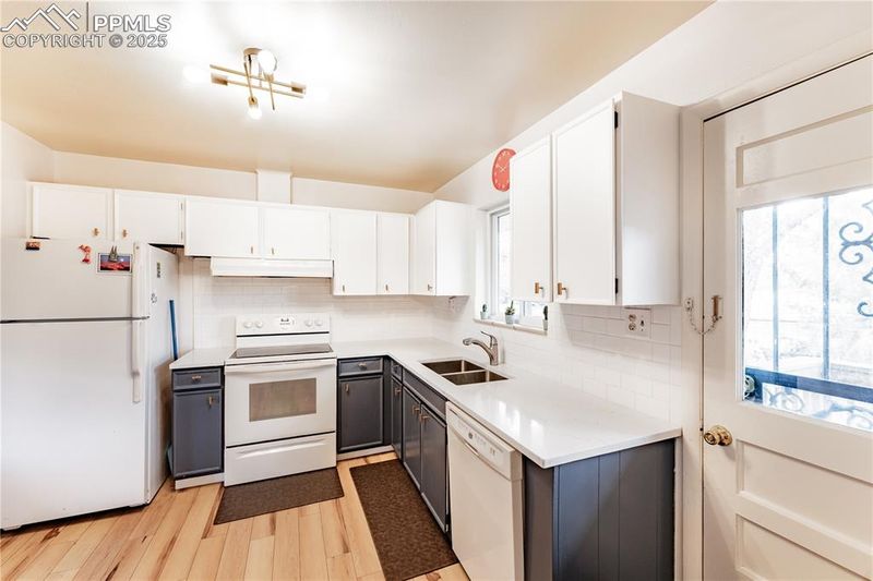 2506 Templeton Gap Rd, Colorado Springs, CO 80907