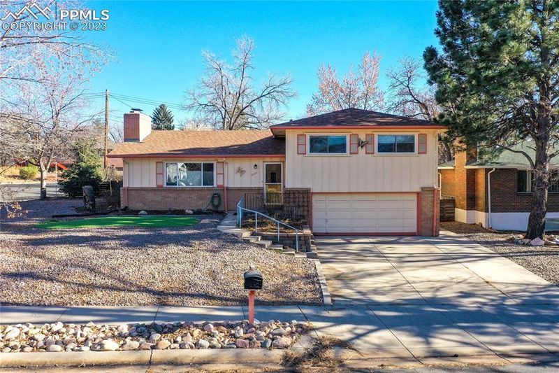 2507 Centre Ln, Colorado Springs, CO 80909
