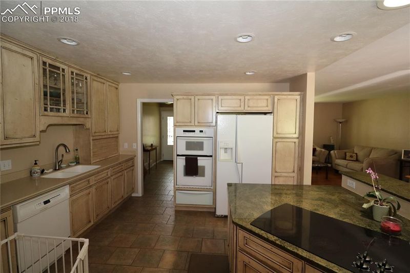 2511 Pine Bluff Rd, Colorado Springs, CO 80909
