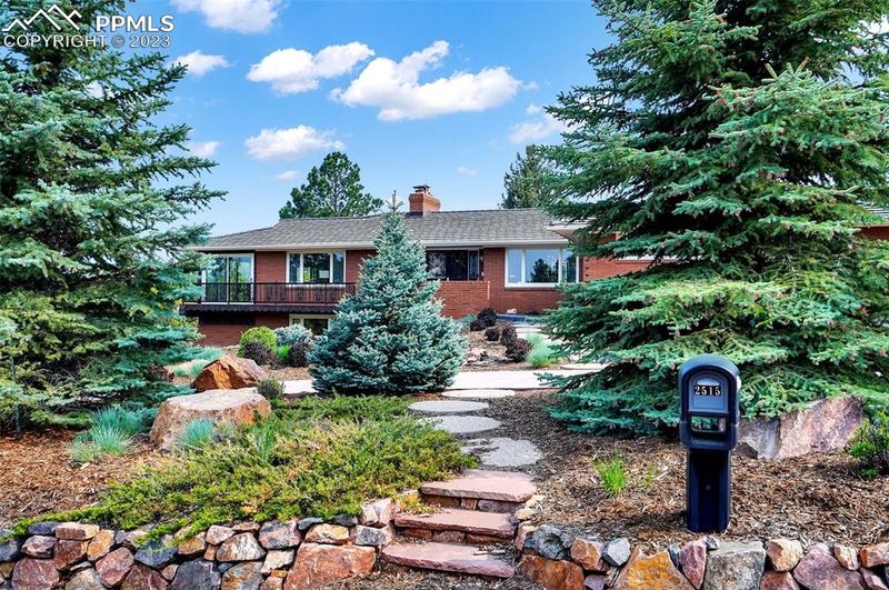 2515 Parkview Blvd, Colorado Springs, CO 80906