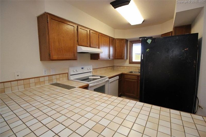 2516 Plumtree Grv, Colorado Springs, CO 80907