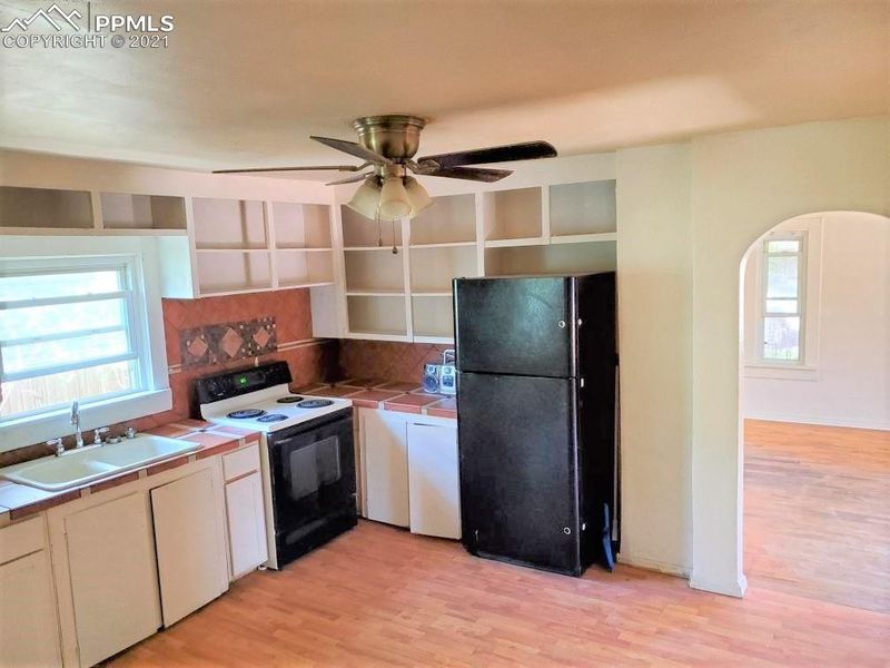 2520 Oakland Ave, Pueblo, CO 81004