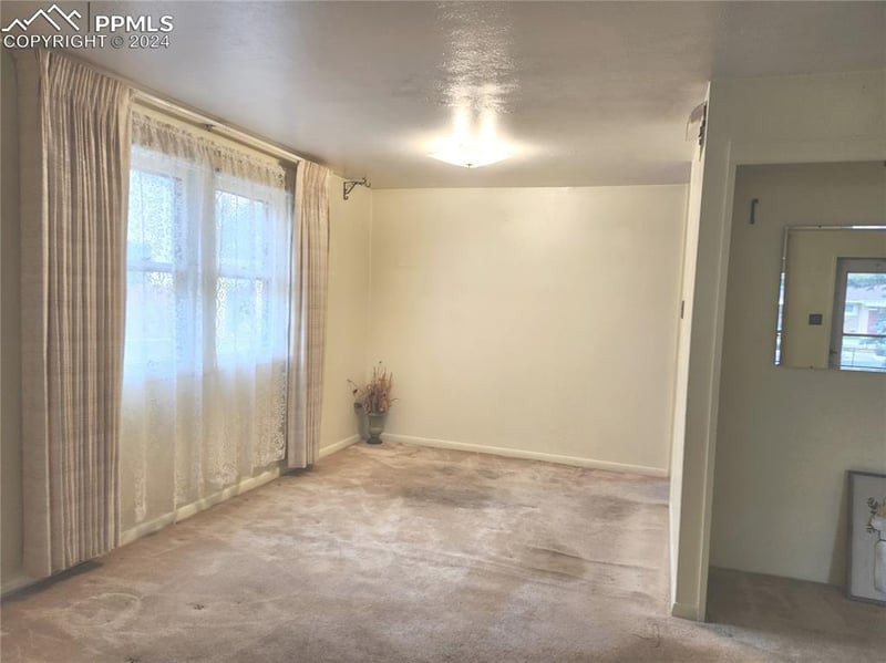 2524 Meadowlark Ln, Colorado Springs, CO 80909