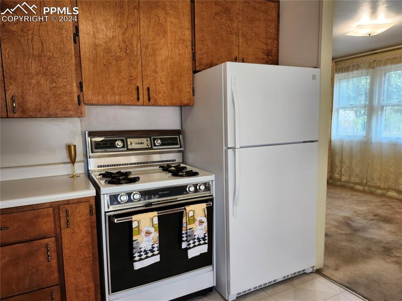 2524 Meadowlark Ln, Colorado Springs, CO 80909