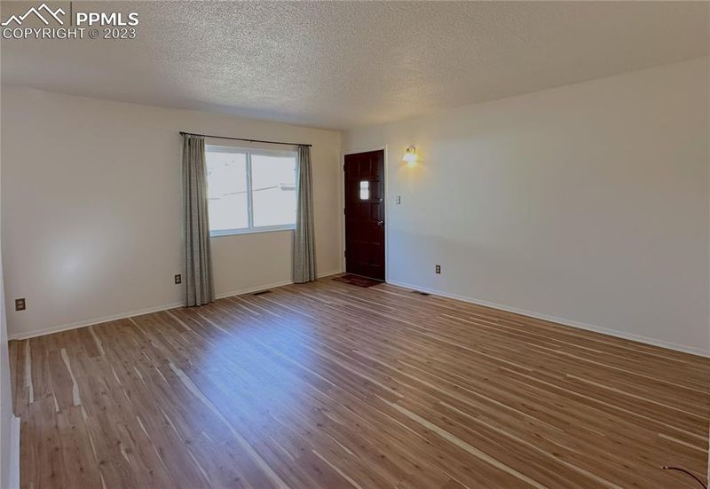 2527 E Boulder St, Colorado Springs, CO 80909