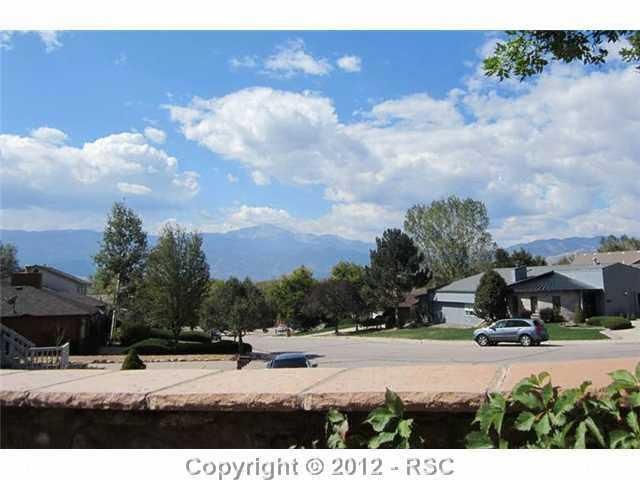 2527 Fairway Dr, Colorado Springs, CO 80909