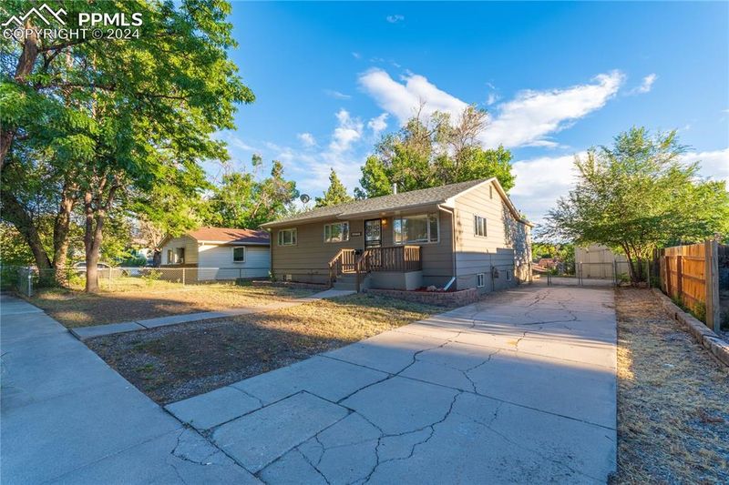 2529 Lelaray St, Colorado Springs, CO 80909