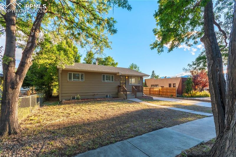 2529 Lelaray St, Colorado Springs, CO 80909