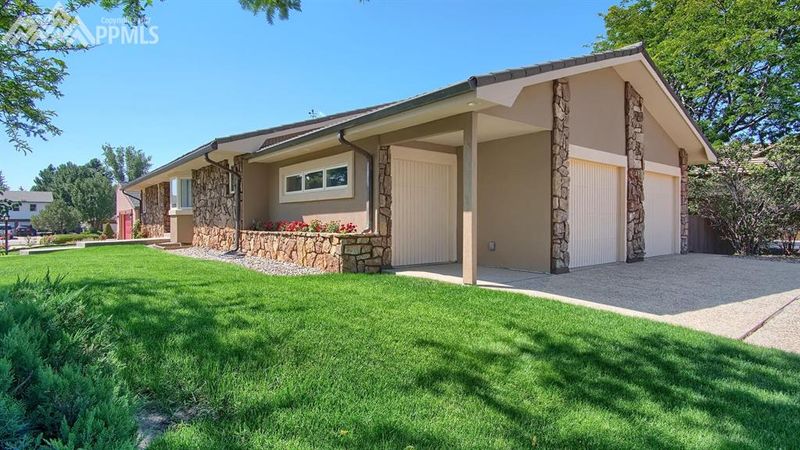 2532 Fairway Dr, Colorado Springs, CO 80909