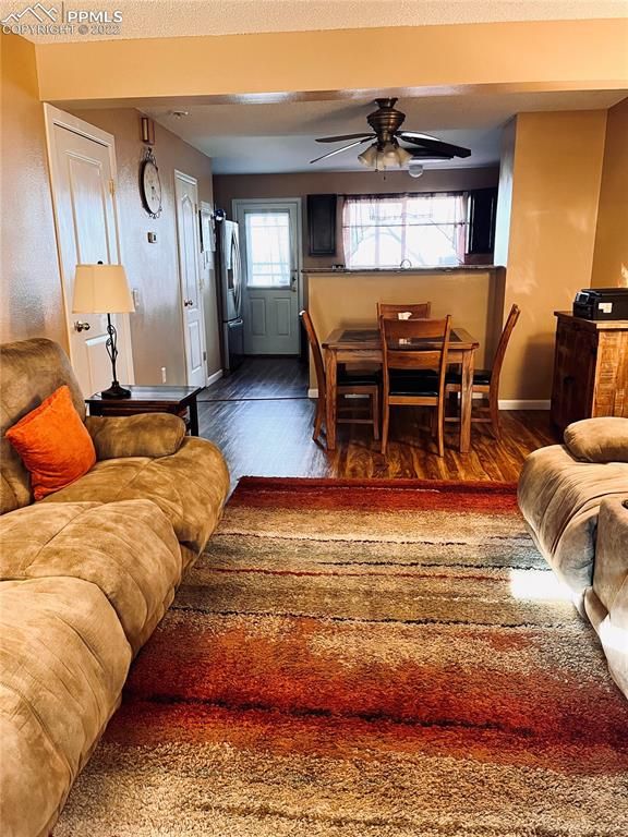 2533 Plumtree Grv, Colorado Springs, CO 80907